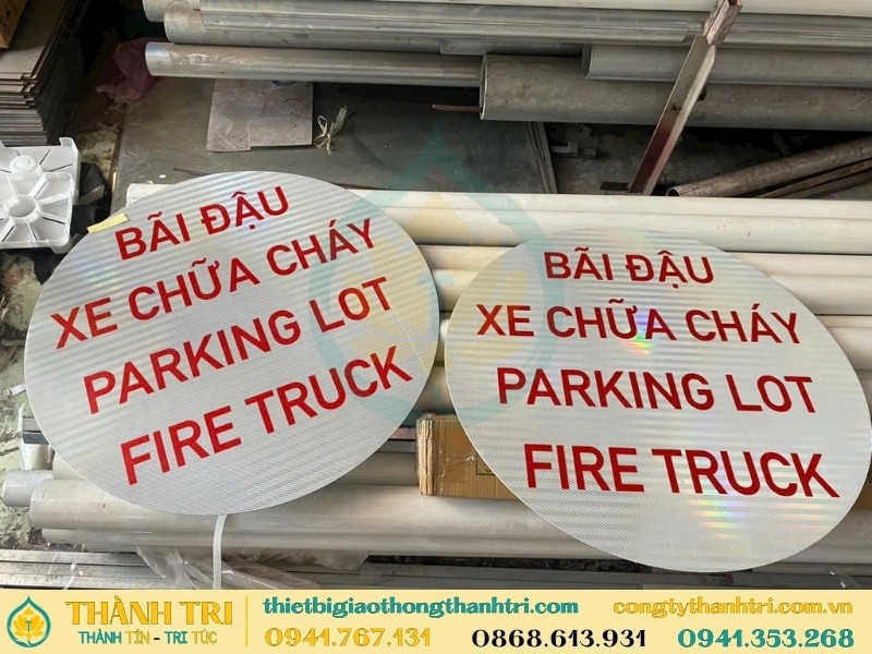 Biển báo bãi đậu xe chữa cháy song ngữ Biển báo bãi đậu xe chữa cháy song ngữ