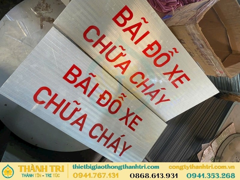 Biển báo bãi đỗ xe chữa cháy hình tròn nền trắng chữ đỏ Biển báo bãi đỗ xe chữa cháy hình tròn nền trắng chữ đỏ
