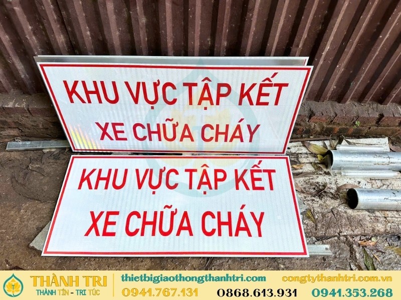 Biển báo khu vực tập kết xe chữa cháy Biển báo khu vực tập kết xe chữa cháy