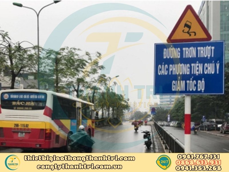 Biển báo đường trơn W.222a