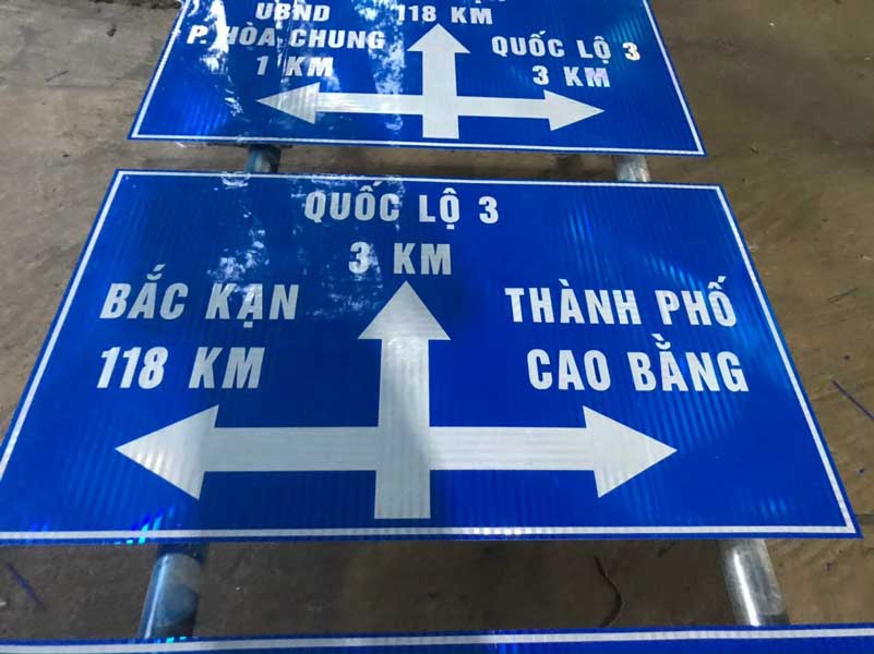 Biển báo giao thông tại Huế