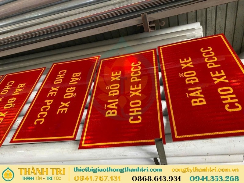 Sản xuất biển báo bãi đậu xe chữa cháy hình chữ nhật tại xưởng Sản xuất biển báo bãi đậu xe chữa cháy hình chữ nhật tại xưởng