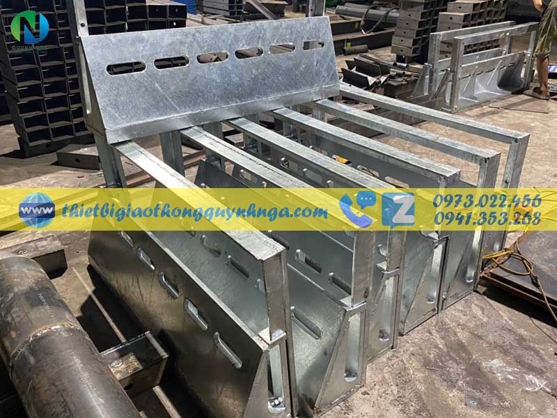 Tìm Hiểu Về Bó Vỉa Đường Xiên Sản Xuất Bằng Thép Và Gang