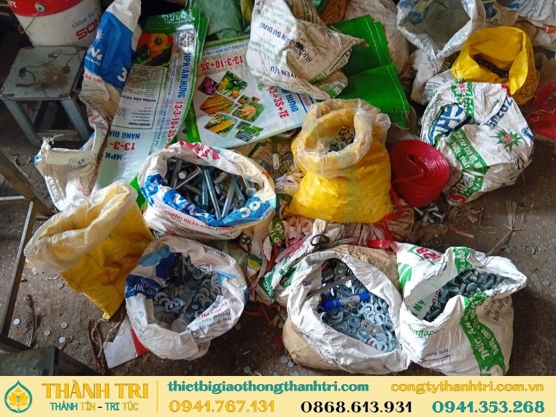 Bulong các loại của hộ lan tôn sóng Bulong các loại của hộ lan tôn sóng