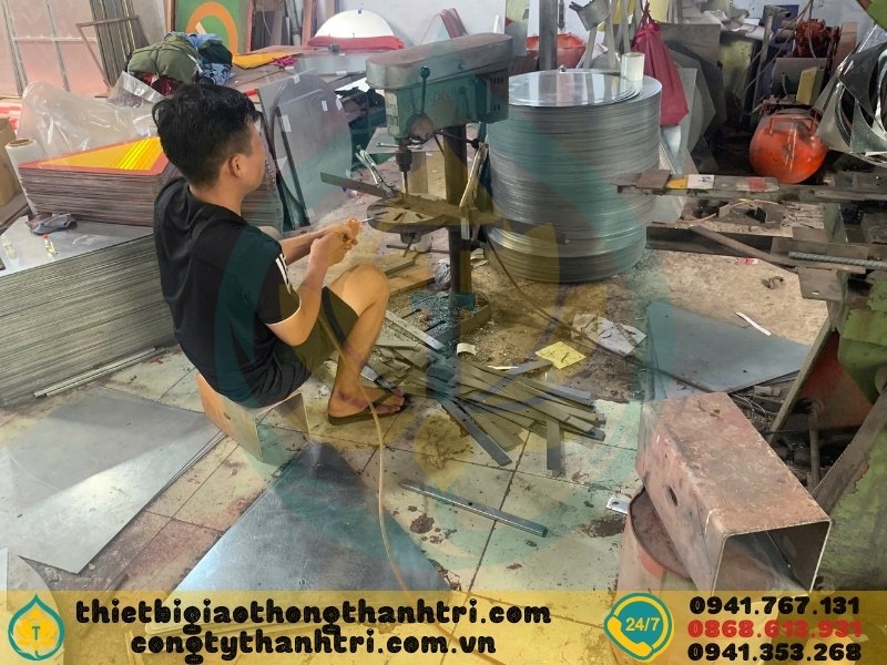 Cung cấp biển báo giao thông tại Kon Tum Cung cấp biển báo giao thông tại Kon Tum