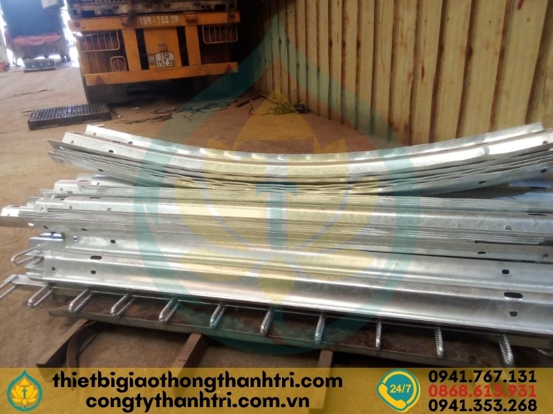 Cung cấp hộ lan tôn sóng hộ lan mềm tại Huế Cung cấp hộ lan tôn sóng hộ lan mềm tại Huế