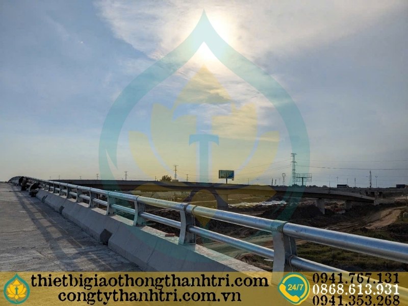 Cung cấp lan can cầu đường mạ kẽm nhúng nóng tại Lai Châu