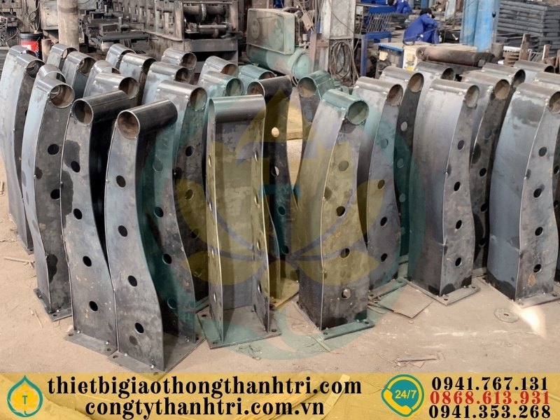 Cung cấp lan can cầu đường mạ kẽm nhúng nóng tại Lào Cai Cung cấp lan can cầu đường mạ kẽm nhúng nóng tại Lào Cai