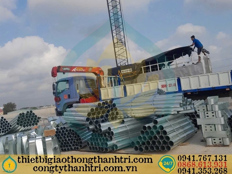 Cung cấp lan can cầu đường mạ kẽm nhúng nóng tại Nghệ An Cung cấp lan can cầu đường mạ kẽm nhúng nóng tại Nghệ An