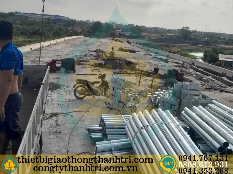 Cung cấp lan can cầu đường mạ kẽm nhúng nóng tại Nghệ An Cung cấp lan can cầu đường mạ kẽm nhúng nóng tại Nghệ An