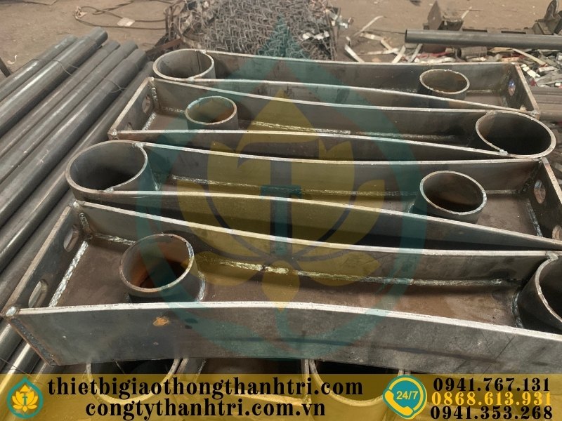 Cung cấp lan can cầu đường mạ kẽm nhúng nóng tại Hà Tĩnh Cung cấp lan can cầu đường mạ kẽm nhúng nóng tại Hà Tĩnh