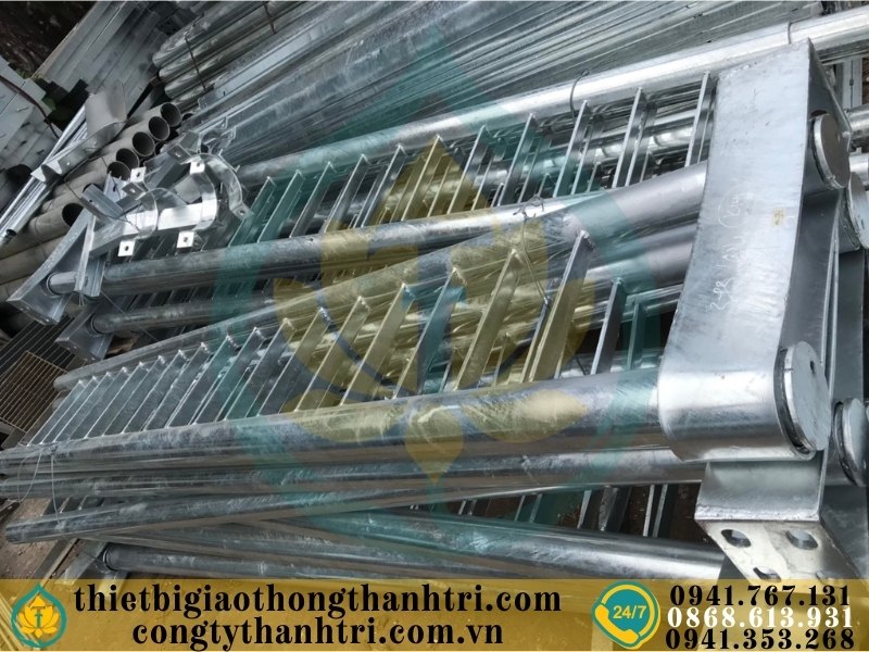Cung cấp lan can cầu đường mạ kẽm nhúng nóng tại Hậu Giang
