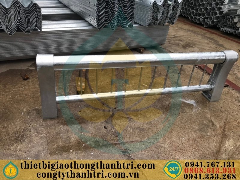 Cung cấp lan can cầu đường mạ kẽm nhúng nóng tại Hậu Giang