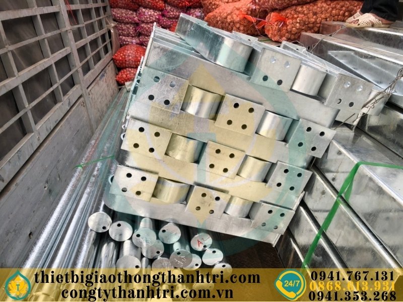 Cung cấp lan can cầu đường mạ kẽm nhúng nóng tại Long An