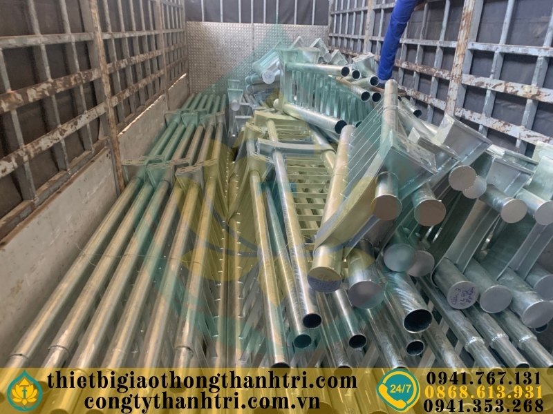 Cung cấp lan can cầu đường mạ kẽm nhúng nóng tại Long An
