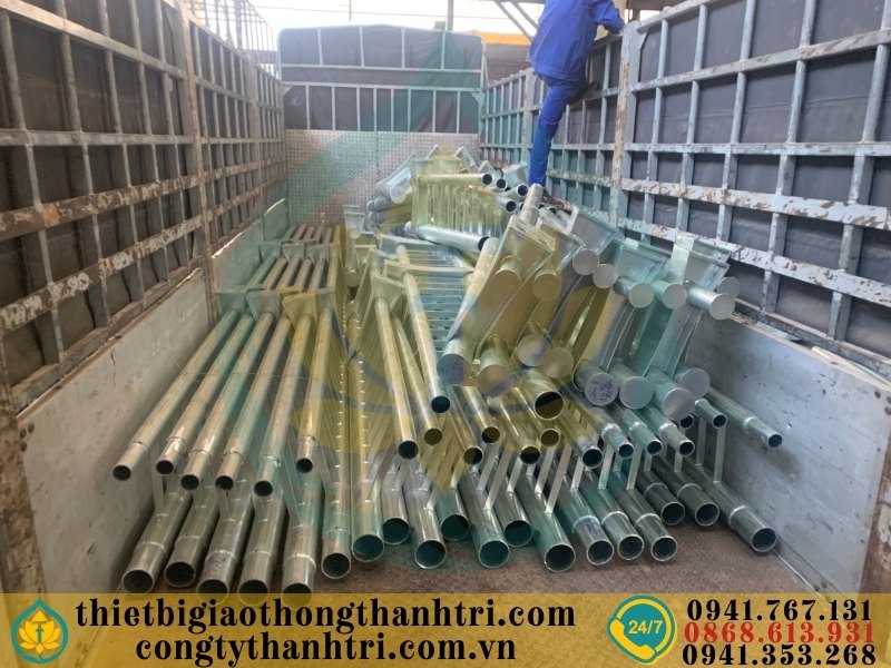 Cung cấp lan can cầu đường mạ kẽm nhúng nóng tại Long An