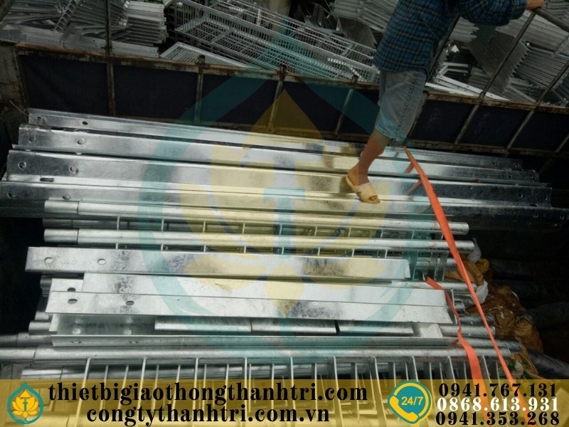 Cung cấp lan can cầu đường mạ kẽm nhúng nóng tại Quảng Bình