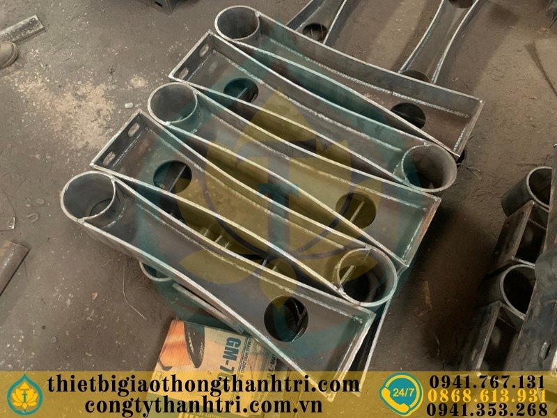 Cung cấp lan can cầu đường mạ kẽm nhúng nóng tại Quảng Tri