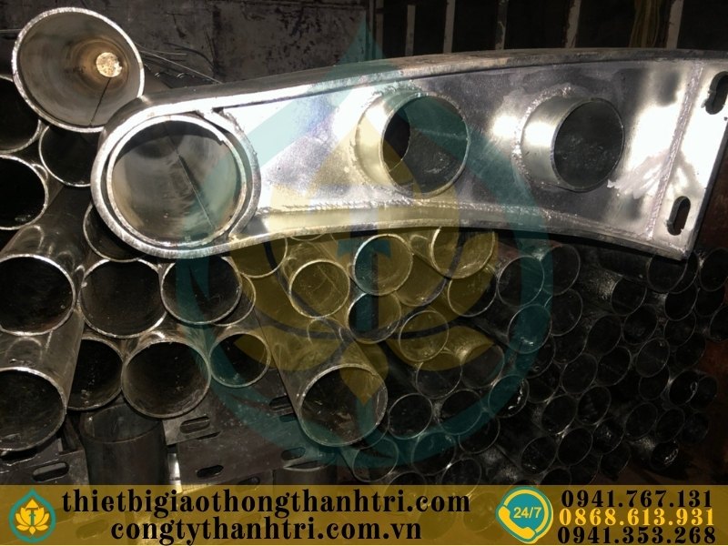 Cung cấp lan can cầu đường mạ kẽm nhúng nóng tại Tiền Giang