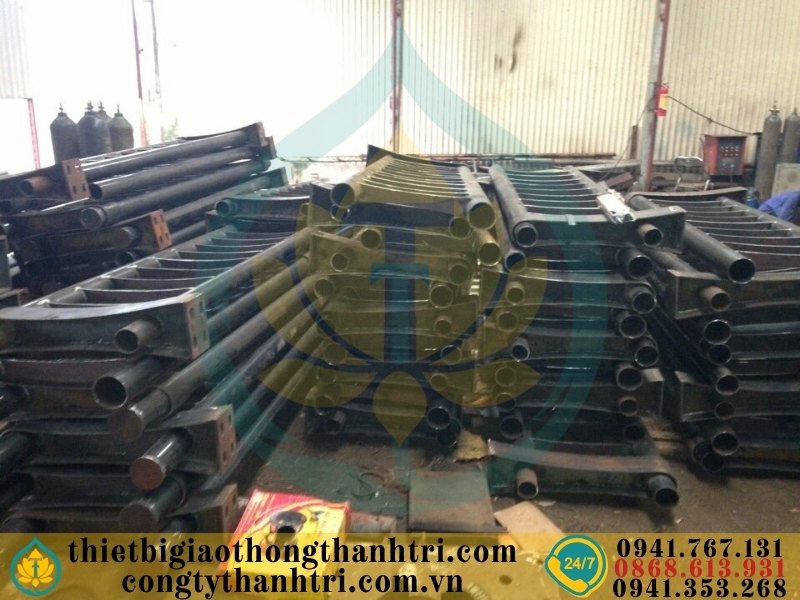 Cung cấp lan can cầu đường mạ kẽm nhúng nóng tại Trà Vinh