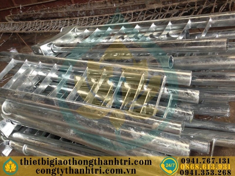 Cung cấp lan can cầu đường mạ kẽm nhúng nóng tại Vĩnh Long