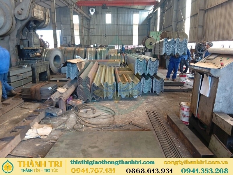 Sản xuất tấm sóng tại xưởng sản xuất Thành Tri Sản xuất tấm sóng tại xưởng sản xuất Thành Tri