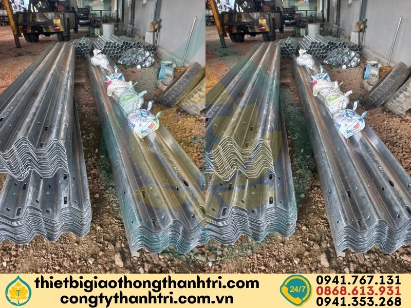 Giao hàng hộ lan tôn sóng tại công trình cho khách hàng Giao hàng hộ lan tôn sóng tại công trình cho khách hàng