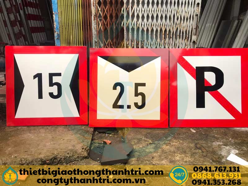 Sản xuất biển báo giao thông đường thuỷ tại Công ty TNHH Thành Tri